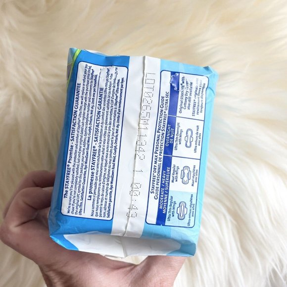 Vintage Stayfree Sealed New Maxi Pads Film TV Prop 2000s Sealed English Francois - Picture 4 of 6